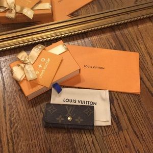 Louis Vuitton Monogram 4 Key Cles